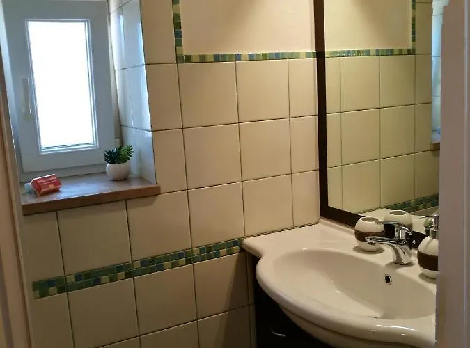 לינה וארוחת בוקר Adele